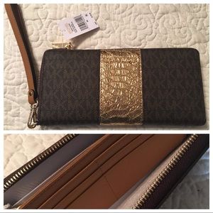 NWT Michael Kors Wallet